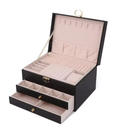 Travel-Ready Jewelry Haven