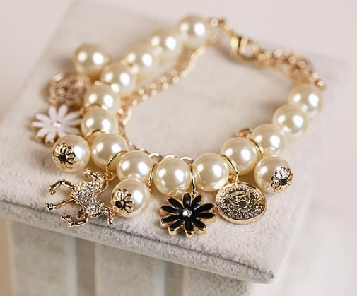 Elegant Pearl Floral Bracelet