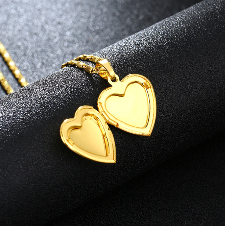Elegant Islamic Heart Pendant