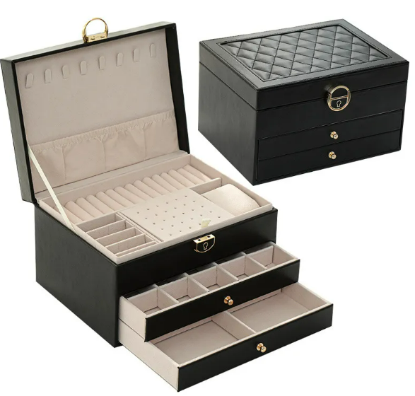 Travel-Ready Jewelry Haven