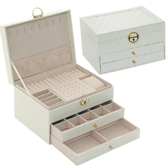 Travel-Ready Jewelry Haven