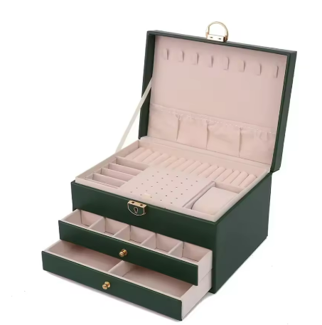 Travel-Ready Jewelry Haven